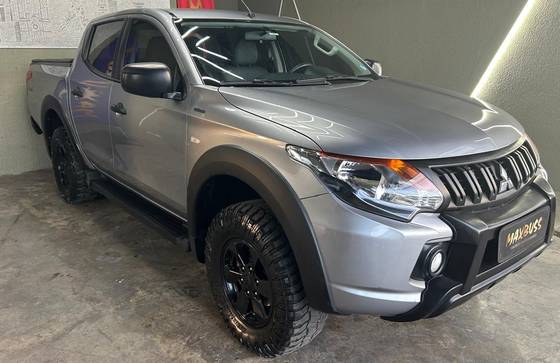 MITSUBISHI L200 TRITON 2.4 16V TURBO DIESEL OUTDOOR GLX CD 4X4 MANUAL